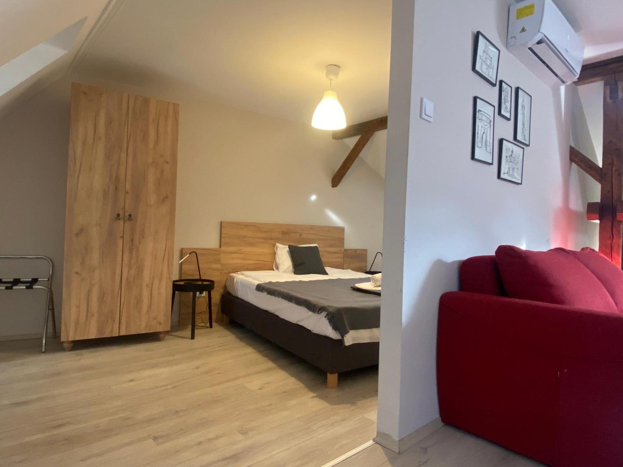 Vatus Apartmanhaz วาค ภายนอก รูปภาพ