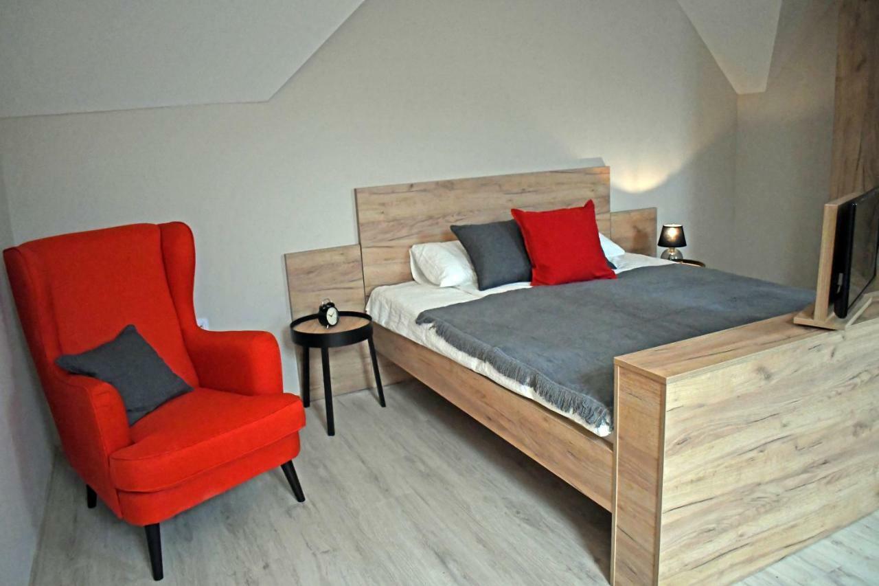 Vatus Apartmanhaz วาค ภายนอก รูปภาพ