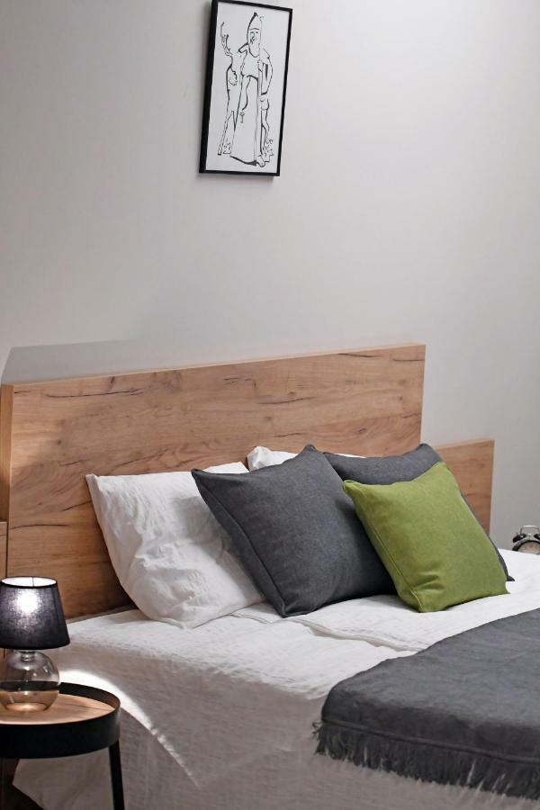 Vatus Apartmanhaz วาค ภายนอก รูปภาพ